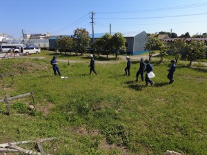 標定板の設置を行う 環境土木科