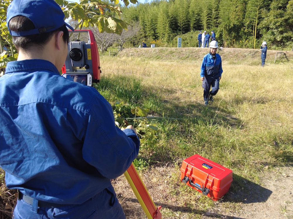 トータルステーションで測点管理 環境土木科
